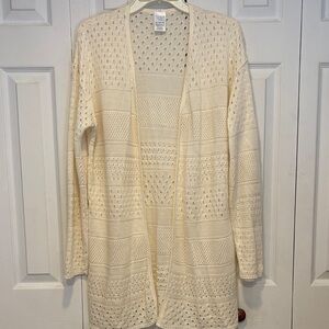 Time and Tru Cream Textured Cardigan